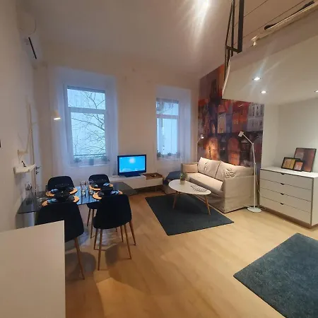 Petofi With Air Condition Appartamento *